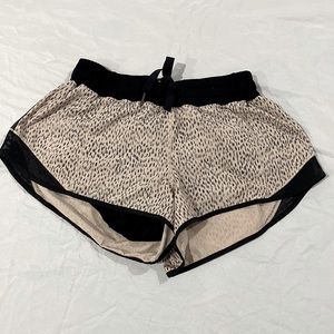 Lululemon hotty hot running shorts